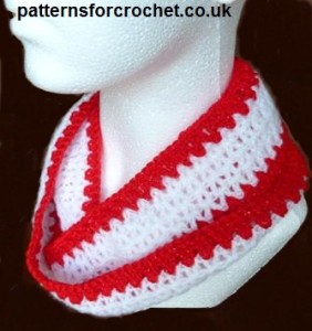Sparkly Cowl by Patterns For Crochet