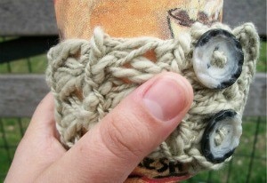 Broomstick Lace Mug Hug by Underground Crafter