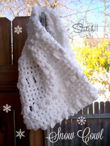Warm Snow Cowl by Stitch11