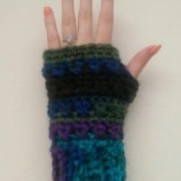 Cross Double Crochet Fingerless Gloves by The Lavender Chair