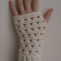 Lazy Daisy Fingerless Gloves by The Lavender Chair