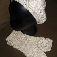 Must Be A Lady Hat and Fingerless Gloves by The Country Willow