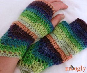 Chevron Lace Fingerless Mitts by Moogly
