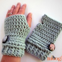 Ups and Downs Fingerless Gloves by Moogly