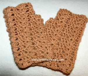 Shell Fingerless Gloves by Crochet Jewel
