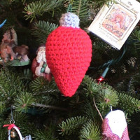Christmas Light Bulb Ornament by Cute Crochet Chat