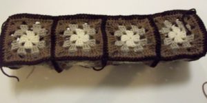 Granny Square Diaper and Wipes Organizer ~ Tutorial 15
