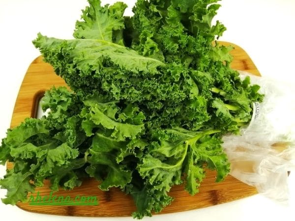 Fresh kale for making kale cihps.