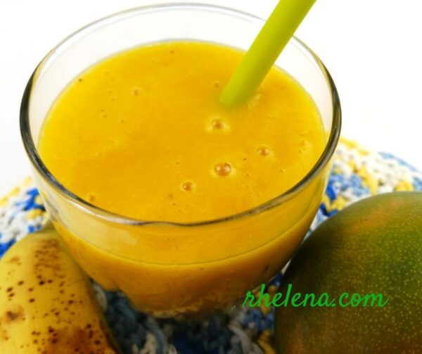 Mango and banana smoothie