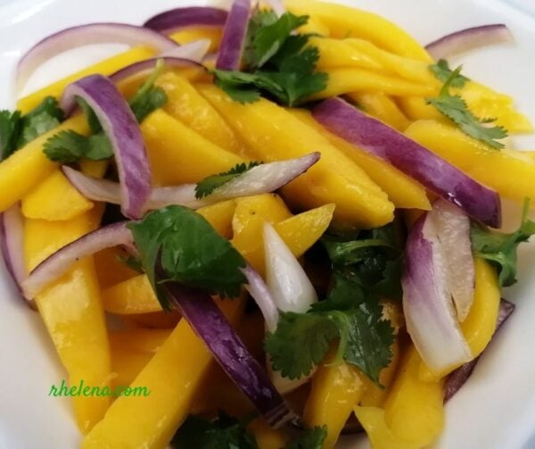 Mango and red onion salad